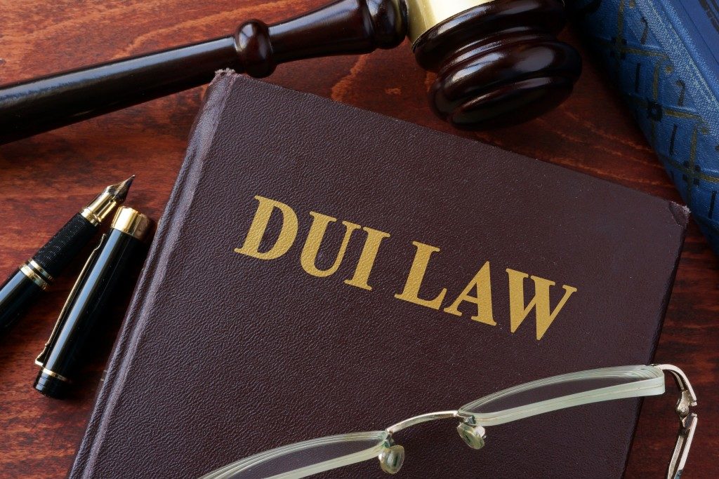 DUI Law title on a book and gavel